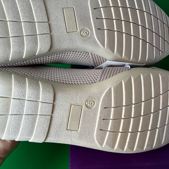 GLORIA VANDERBILT SIZE 9/ DEBBIE/ NATURAL/FLATS LOAFER/ NEW WOMEN'S SHOES - Picture 6 of 10